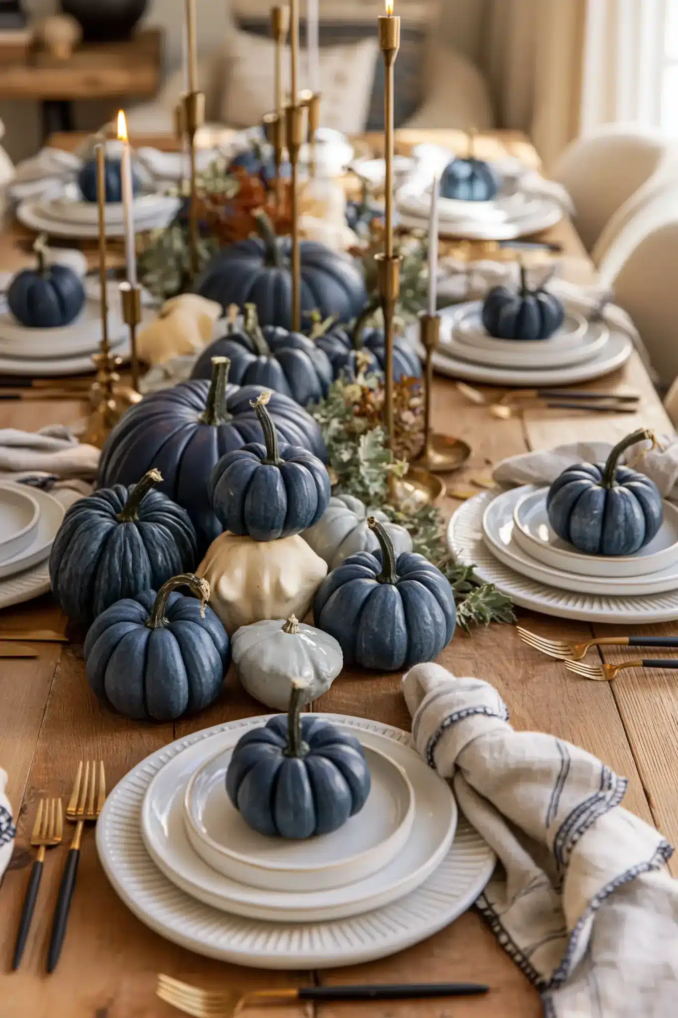 blue thanksgiving table decor