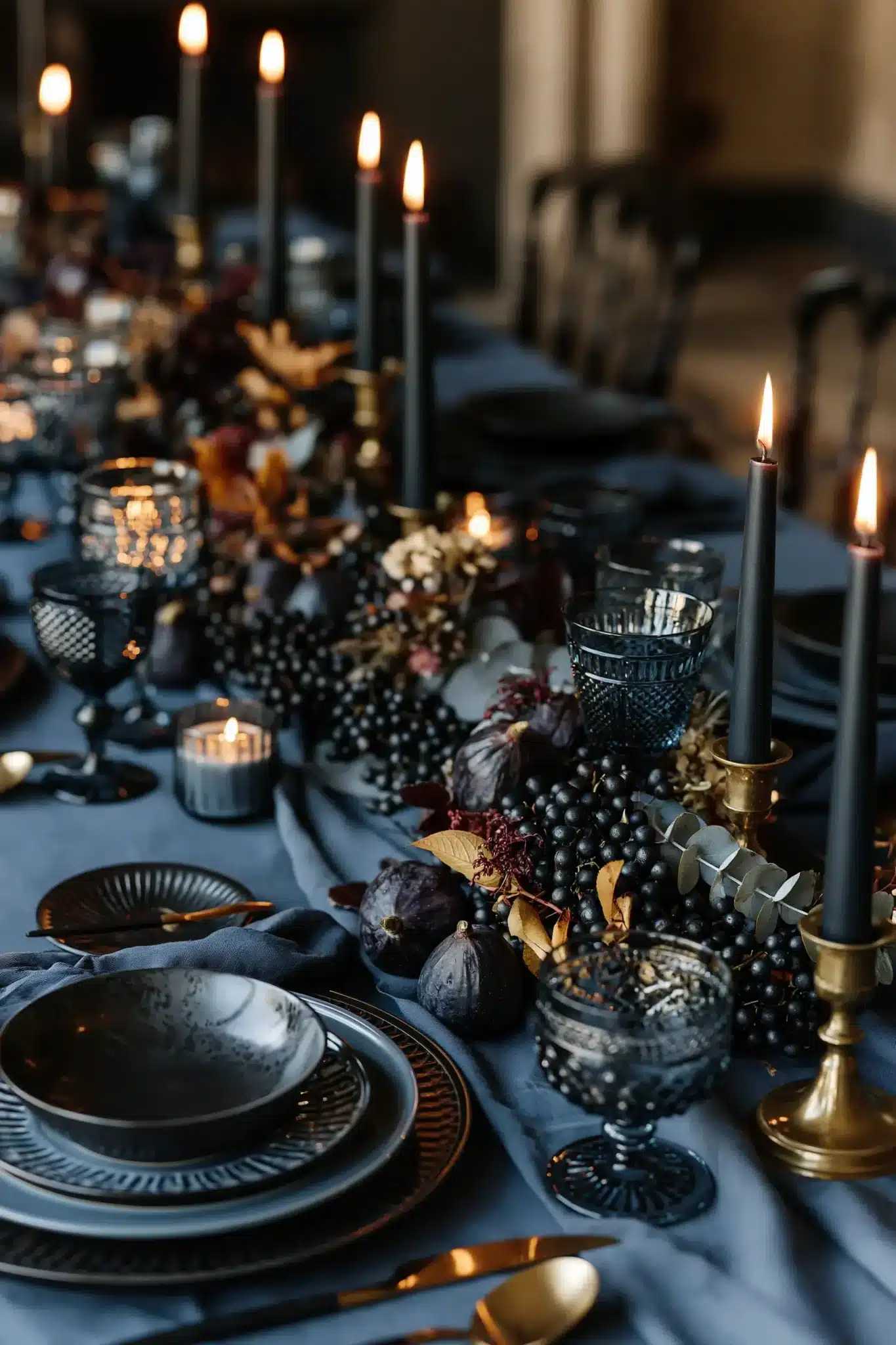 blue thanksgiving table decor