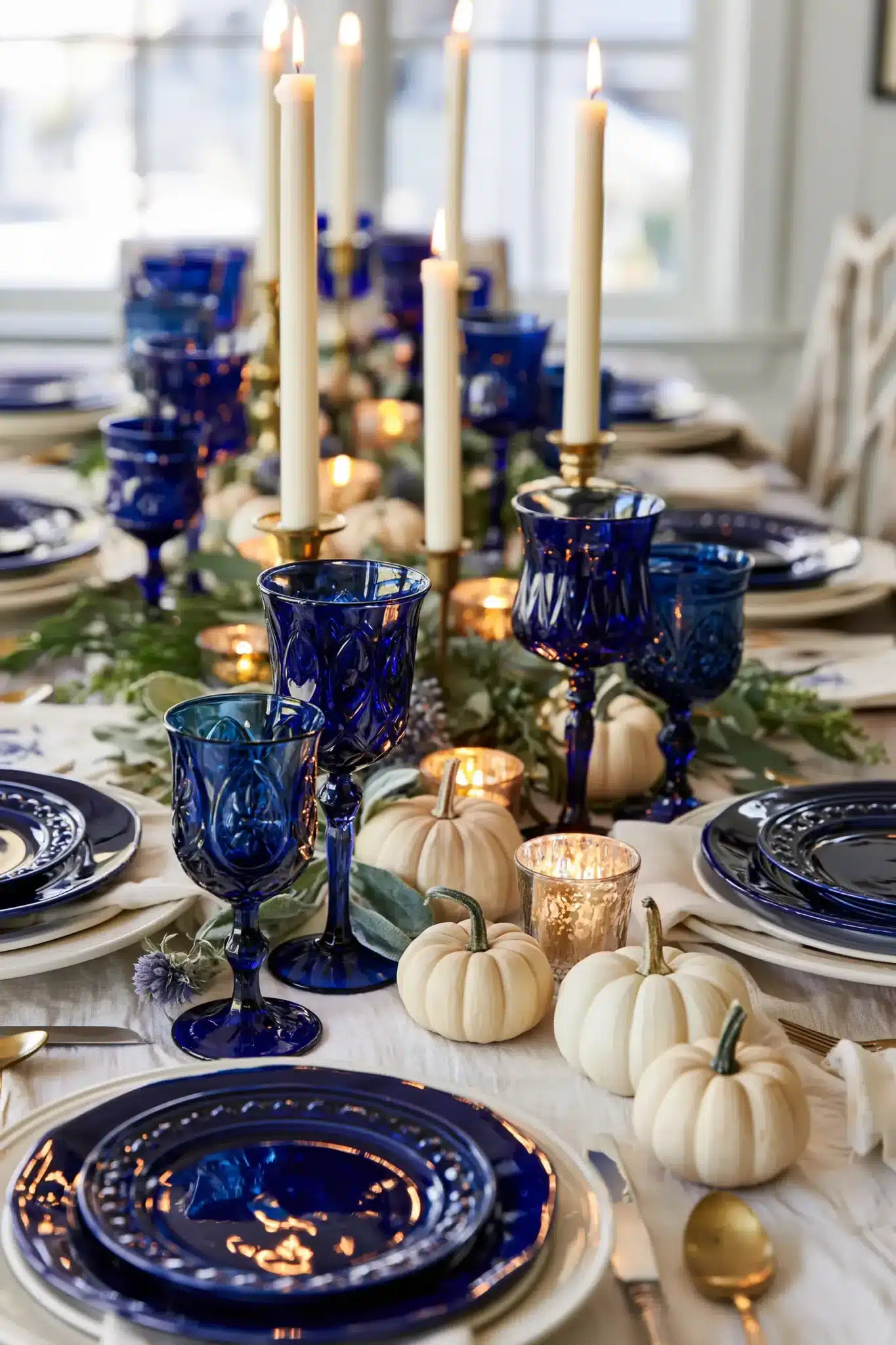 blue thanksgiving table decor